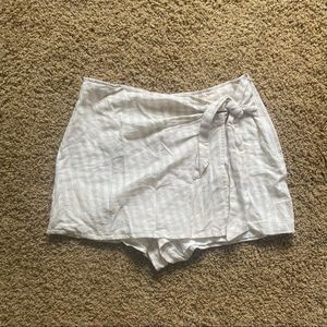 Abercrombie Linen Front-Wrap Skort - M